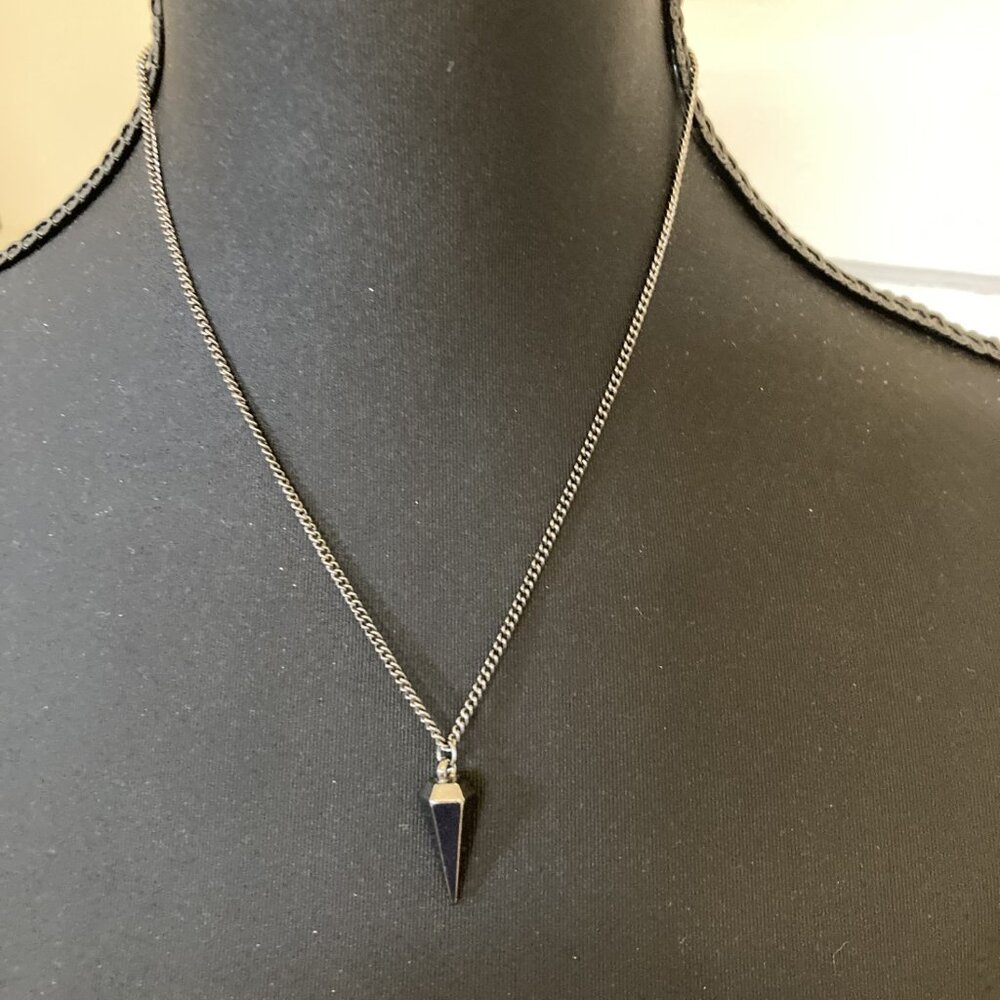 140 Black Onyx Pendulum Necklace